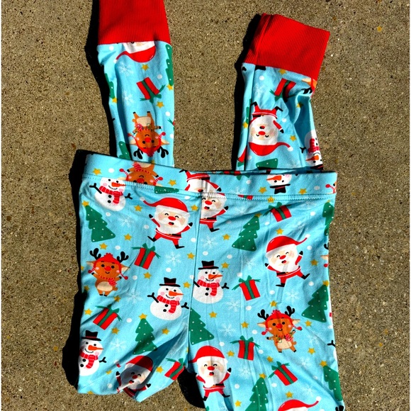 Amanda Blu, Holiday Pajama Set, Size Youth Medium - Picture 5 of 7